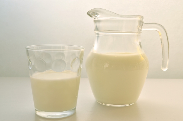 生クリームの代用で牛乳は使える？バターと混ぜる場合の割合は？